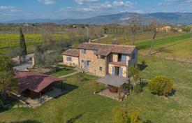 10غرفة کاخ  200 متر مربع Cortona, ایتالیا. 780,000 €