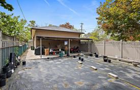 10غرفة خانه  Etobicoke, کانادا. C$1,307,000