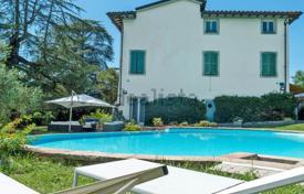 ویلا  930 متر مربع Lucca, ایتالیا. 2,400,000 €