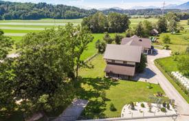 خانه  1094 متر مربع Radovljica, اسلوونی. 2,398,000 €