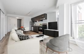 7غرفة آپارتمان  اسکاربرو، تورنتو, کانادا. C$772,000