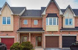  دو خانه بهم متصل – اسکاربرو، تورنتو, تورنتو, انتاریو,  کانادا. C$1,366,000