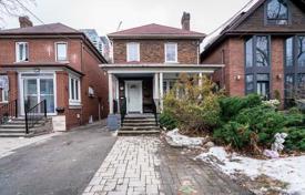 خانه  – Roselawn Avenue, Old Toronto, تورنتو,  انتاریو,   کانادا. C$2,491,000