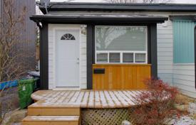  دو خانه بهم متصل – York, تورنتو, انتاریو,  کانادا. C$1,028,000