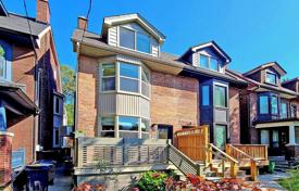  دو خانه بهم متصل – East York, تورنتو, انتاریو,  کانادا. C$1,722,000