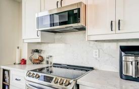 6غرفة آپارتمان  Etobicoke, کانادا. C$908,000