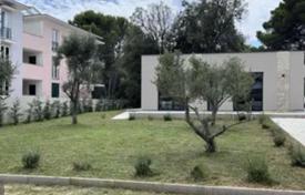 4غرفة خانه  222 متر مربع روینج, کرواسی. 1,550,000 €