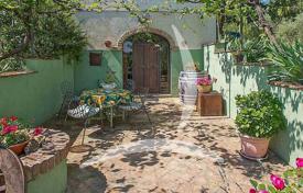 9غرفة ویلا  370 متر مربع Grosseto (city), ایتالیا. 750,000 €