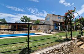 3غرفة خانه  280 متر مربع Istria County, کرواسی. 550,000 €