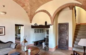 5غرفة ویلا  495 متر مربع Castelnuovo di Val di Cecina, ایتالیا. 1,100,000 €