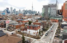 10غرفة  دو خانه بهم متصل Old Toronto, کانادا. C$1,290,000