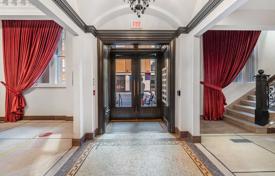 3غرفة آپارتمان  Yonge Street, کانادا. C$1,049,000
