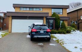 خانه  – نورث یورک, تورنتو, انتاریو,  کانادا. C$1,601,000