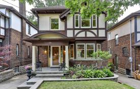 خانه  – York, تورنتو, انتاریو,  کانادا. C$2,048,000