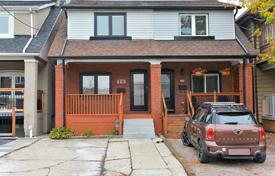  دو خانه بهم متصل – York, تورنتو, انتاریو,  کانادا. C$1,396,000