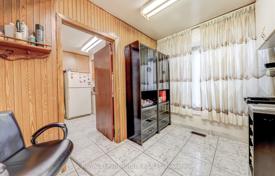 16غرفة خانه  اسکاربرو، تورنتو, کانادا. C$1,596,000