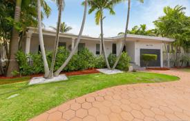 دو خانه بهم چسبیده – Sunny Isles Beach, فلوریدا, ایالات متحده آمریکا. $799,000