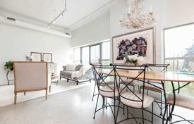 2غرفة آپارتمان  Etobicoke, کانادا. C$1,025,000