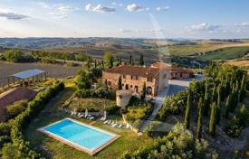 زمین تجاری Montalcino, ایتالیا. 2,600,000 €