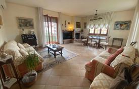 10غرفة ویلا  Lucca, ایتالیا. 499,000 €