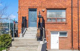 دو خانه بهم متصل – York, تورنتو, انتاریو,  کانادا. C$1,462,000