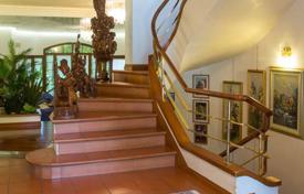 5غرفة ویلا  900 متر مربع Arezzo, ایتالیا. 1,300,000 €