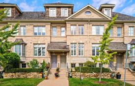 4غرفة  دو خانه بهم متصل Etobicoke, کانادا. C$1,255,000