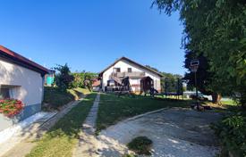 دو خانه بهم چسبیده – Kungota, اسلوونی. 139,000 €