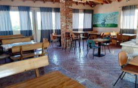 1غرفة خانه  240 متر مربع Svetvinčenat, کرواسی. 489,000 €