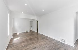 9غرفة خانه  East York, کانادا. C$2,039,000