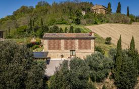 9غرفة کاخ  205 متر مربع San Gimignano, ایتالیا. 930,000 €