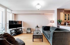 5غرفة آپارتمان  Etobicoke, کانادا. C$742,000