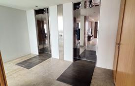 3غرفة شقق في الوحدات السكنية Sathon, تایلند. $3,700 في الأسبوع