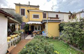 6غرفة آپارتمان  160 متر مربع Viareggio, ایتالیا. 350,000 €
