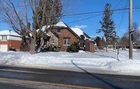 خانه  Etobicoke, کانادا. C$2,669,000