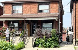 دو خانه بهم متصل – York, تورنتو, انتاریو,  کانادا. C$1,422,000