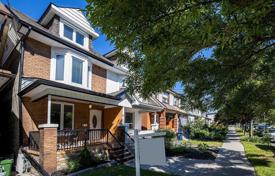  دو خانه بهم متصل – East York, تورنتو, انتاریو,  کانادا. C$1,435,000