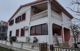 8غرفة خانه  200 متر مربع Privlaka, کرواسی. 380,000 €