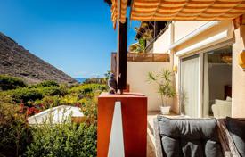 3غرفة دو خانه بهم چسبیده 235 متر مربع Los Cristianos, اسپانیا. 950,000 €
