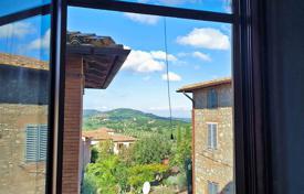 3غرفة آپارتمان  117 متر مربع San Gimignano, ایتالیا. 380,000 €