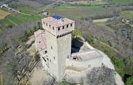 قلعه  – Passignano Sul Trasimeno, Umbria, ایتالیا. 2,300,000 €