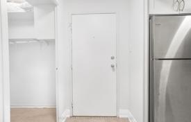 6غرفة آپارتمان  Etobicoke, کانادا. C$777,000