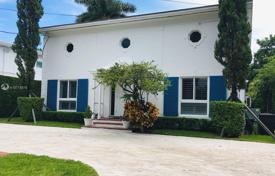 دو خانه بهم چسبیده – سواحل میامی, فلوریدا, ایالات متحده آمریکا. $2,150,000