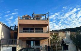 10غرفة خانه  400 متر مربع Rogoznica (Sibenik-Knin), کرواسی. 1,250,000 €