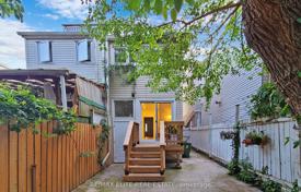  دو خانه بهم متصل – Pape Avenue, تورنتو, انتاریو,  کانادا. C$2,185,000