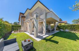 4غرفة ویلا  150 متر مربع Manerba del Garda, ایتالیا. 645,000 €