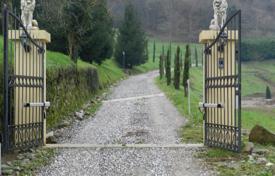 31غرفة ویلا  Castelnuovo di Garfagnana, ایتالیا. 3,300,000 €