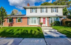 خانه  – نورث یورک, تورنتو, انتاریو,  کانادا. C$1,956,000