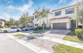 3غرفة خانه  207 متر مربع Tamarac, ایالات متحده آمریکا. $499,000