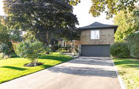 خانه  – Etobicoke, تورنتو, انتاریو,  کانادا. C$1,875,000